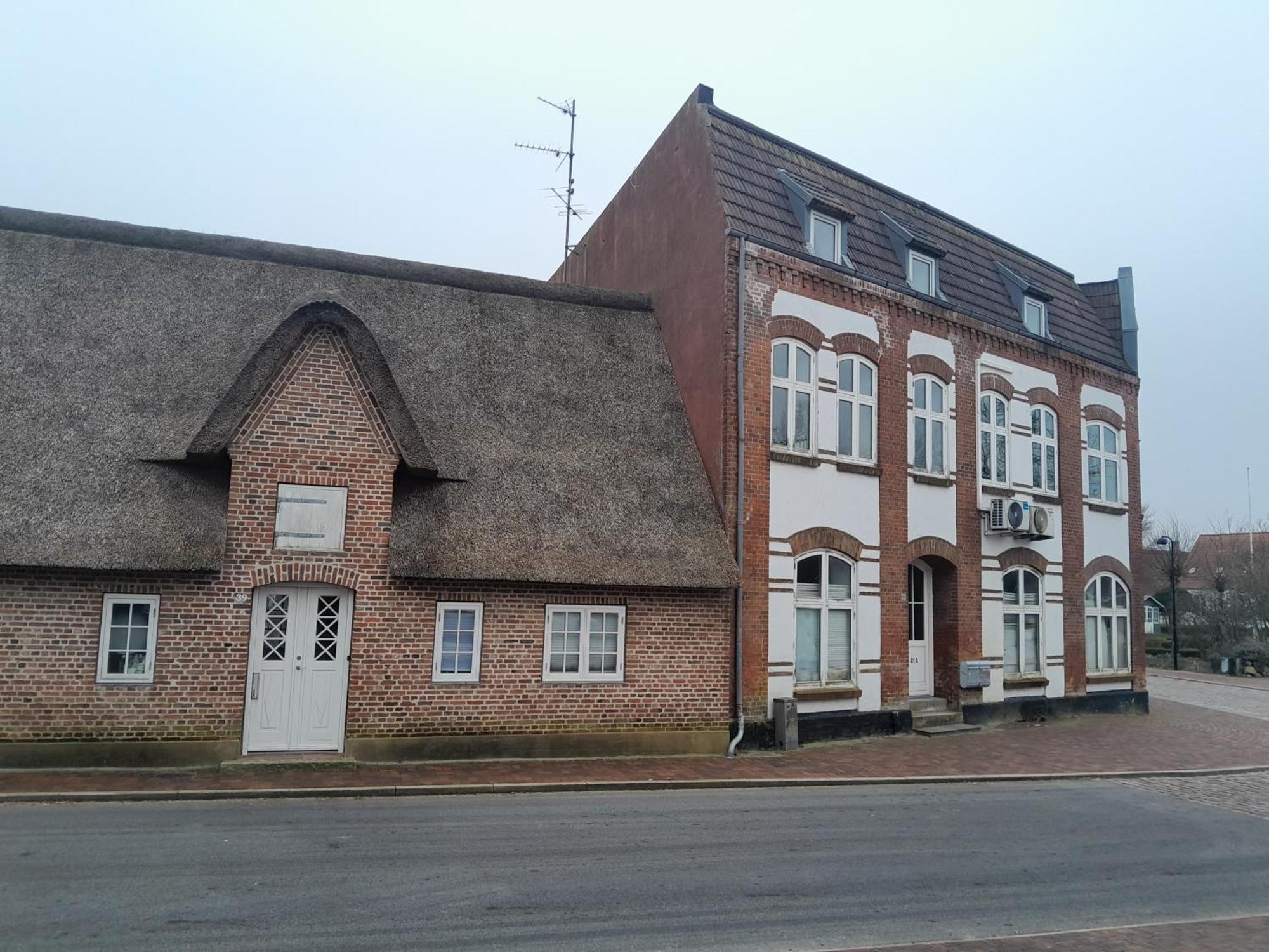 Apartment Mit 2 Zimmern Und Balkon Im Herzen Von Hoyer Højer エクステリア 写真